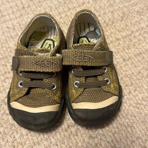 Gorgeous sneakers size 4 (11.5cm)